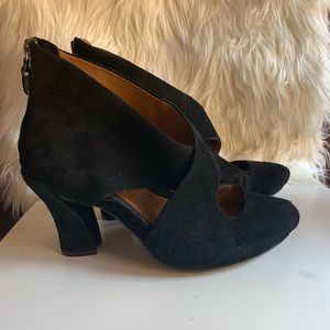 Earthies • Black Suede Syrian Vintage Style Heels